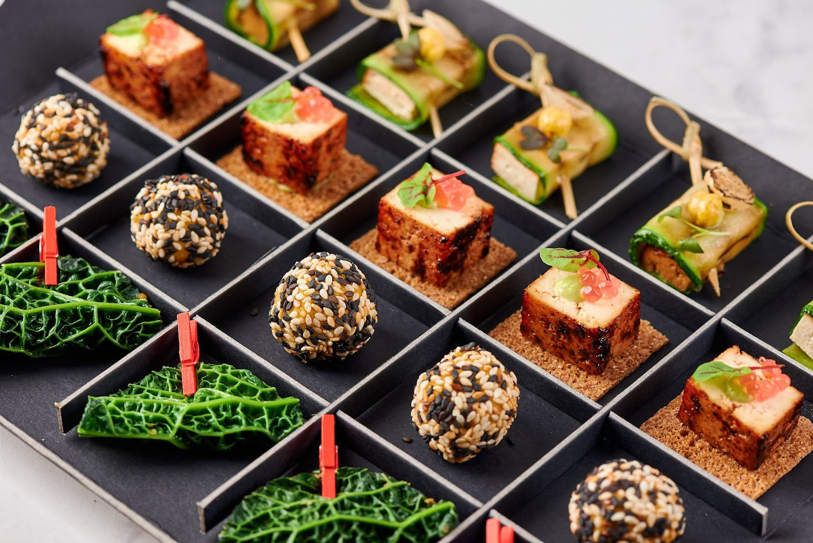 Не знаешь, как снять наличные без комиссии? Читай нашу инструкцию по Альфа-Банку!