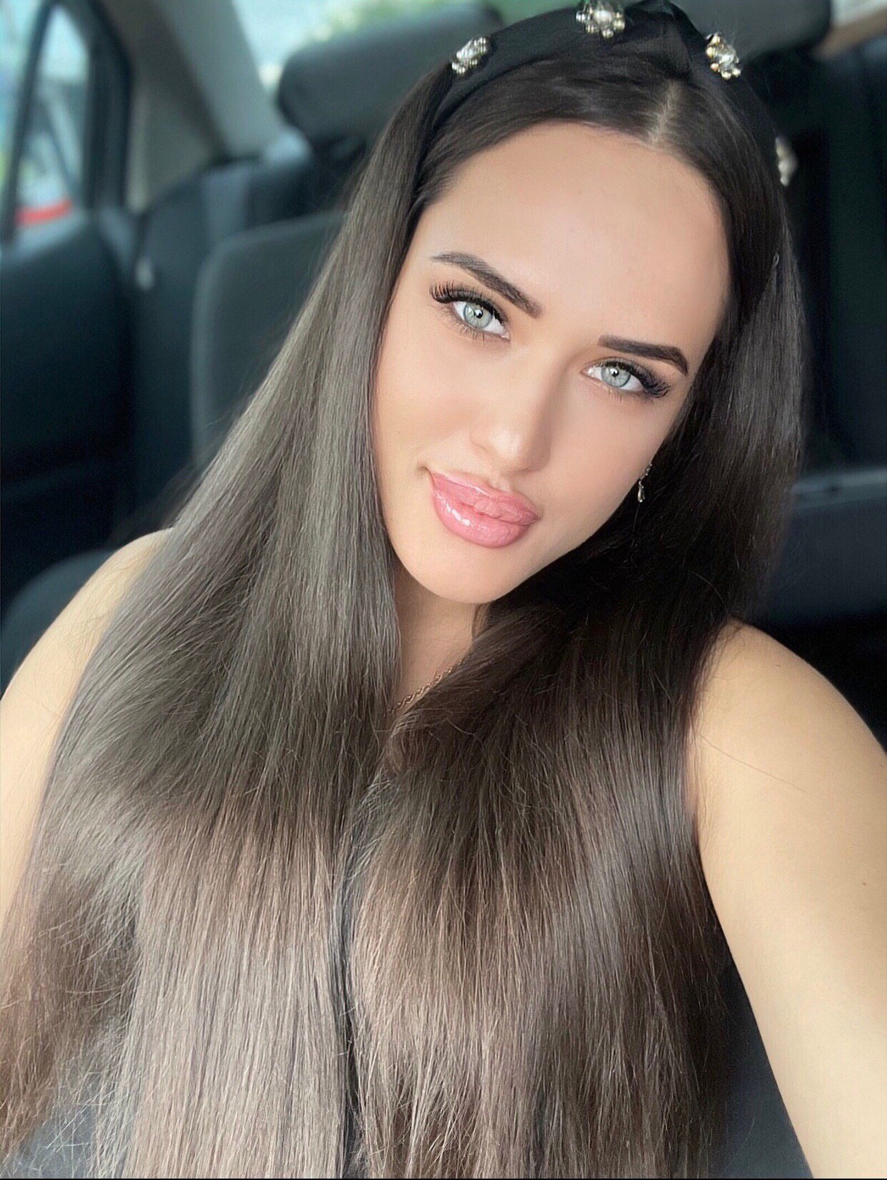 Снятие наличных с кредитной карты Альфа: основные комиссии и ограничения